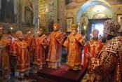 Моліть Бога за нас всі Святі землі Волинської.