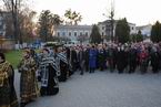 Винос та погребіння Святої Плащаниці у Спасо-Преображенському кафедральному соборі.