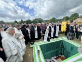 У Спасо-Покровському Вільхівському жіночому монастирі відбулось поховання засновника і духівника обителі схіархімандрита Амфілохія (Волощенко).