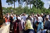 Престольне свято в Озерному: архієрейське богослужіння в день пам'яті святих Кирила та Мефодія.