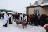 У селищі Кам'янка відбувся чин похорону над Захисником України, воїном Олександром Валентиновичем Дешевим
