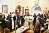 Митрополит Никодим звершив чин поховання Захисника України